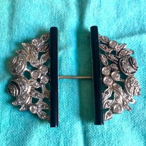 Beautiful antique Rose motif brooch/ fur pin Downton style, Estate jewelry